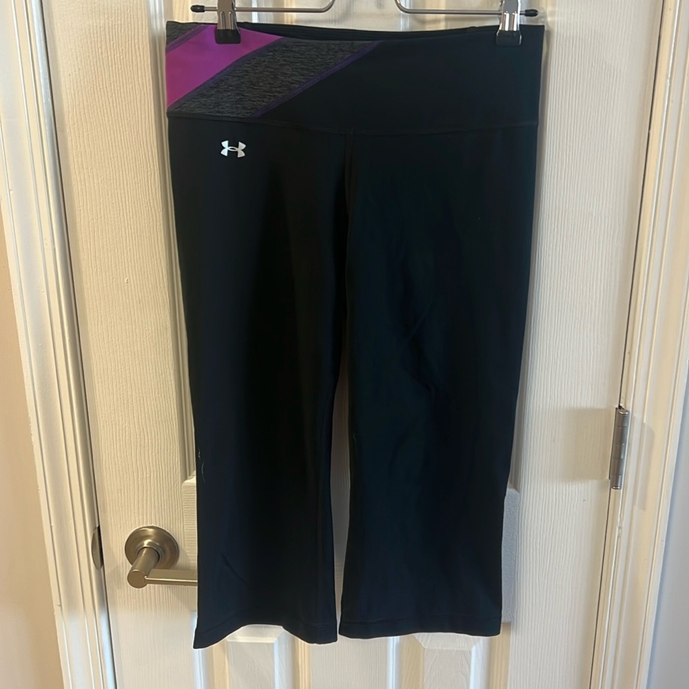 Under Armor Cutoff Leggings - Size Small